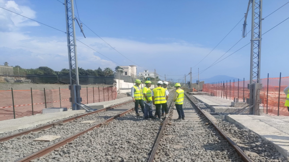 RFI, linea Napoli-Salerno: dal 12 settembre servizio treno-navetta tra due stazioni
