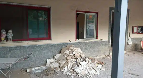 Cava de’ Tirreni, nuovo furto all’immobile confiscato a Santa Maria del Rovo: infissi divelti