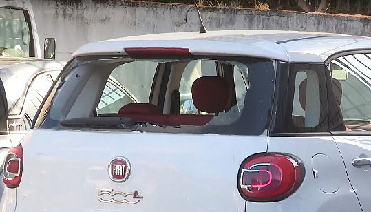 Salerno, sfondano con un’auto porta di un bar nel quartiere Europa e rubano sigarette e bollati