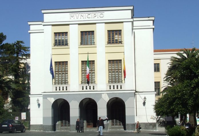 Cava de’ Tirreni, il Cobeco accusa: mandati falsi, ammanchi milionari ma la svendita del patrimonio continua