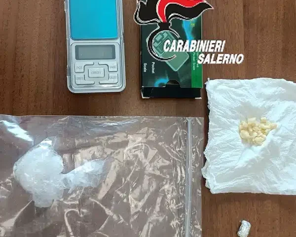 Roccapiemonte, trovato con la droga: arrestato un 20enne