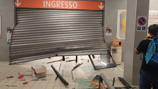 Pontecagnano, tentato furto al Conad: colpo fallito