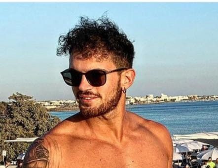 Incidente mortale in autostrada, lacrime per il 30enne Nicola. Grave l’amico