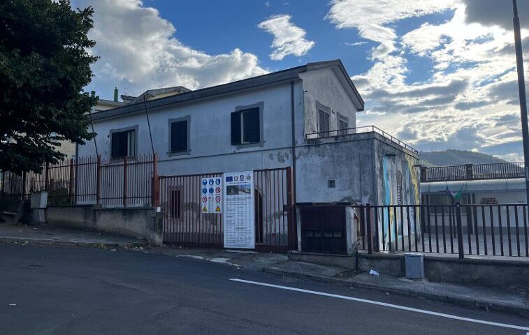EFFICIENTAMENTO ED ADEGUAMENTO ENERGETICO: AL VIA I LAVORI DELL’EDIFICIO SCOLASTICO IN VIA FRAVITA A CAPEZZANO DI PELLEZZANO