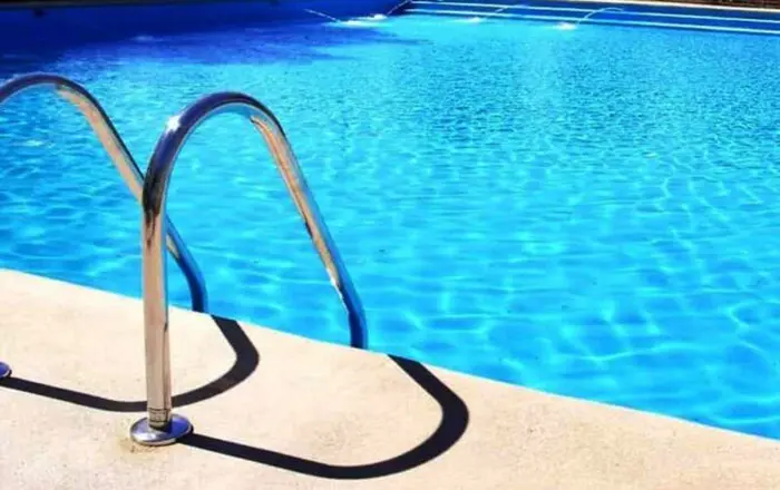 Montesano, oggi l’ultimo saluto al 13enne morto in piscina