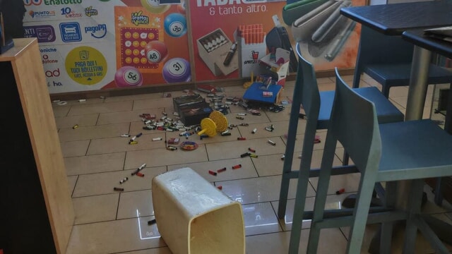 Battipaglia, rapina al bar-tabacchi dell’ex assessore Gioia: non abbasso la testa