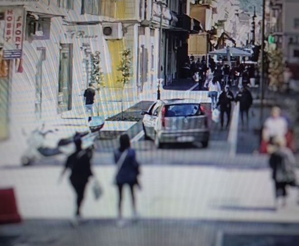AUTO OFF-LIMITS SUL CORSO PEDONALE DI MERCATO SAN SEVERINO: MULTATI