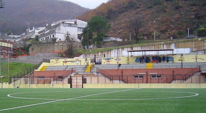 Furti negli impianti sportivi di Pellezzano, caccia alla gang