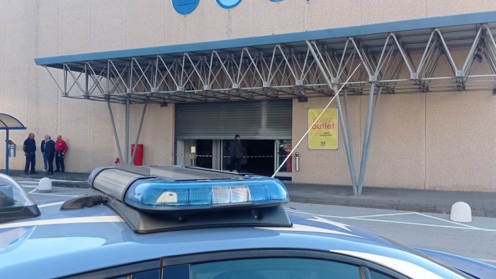 Salerno, vigilanza sventa furto in un centro commerciale della zona industriale