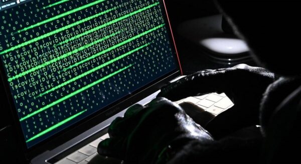 Procura di Napoli fa arrestare pericoloso Hacker: conosceva le password di 46 Pm
