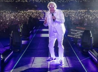 Nino D’Angelo in concerto con una doppia tappa al PalaSele di Eboli