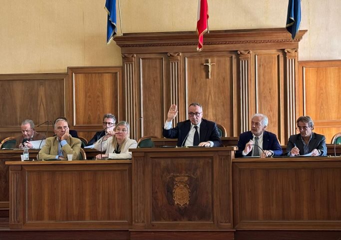 Consiglio provinciale: approvato il bilancio consolidato e solidarietà al presidente Alfieri
