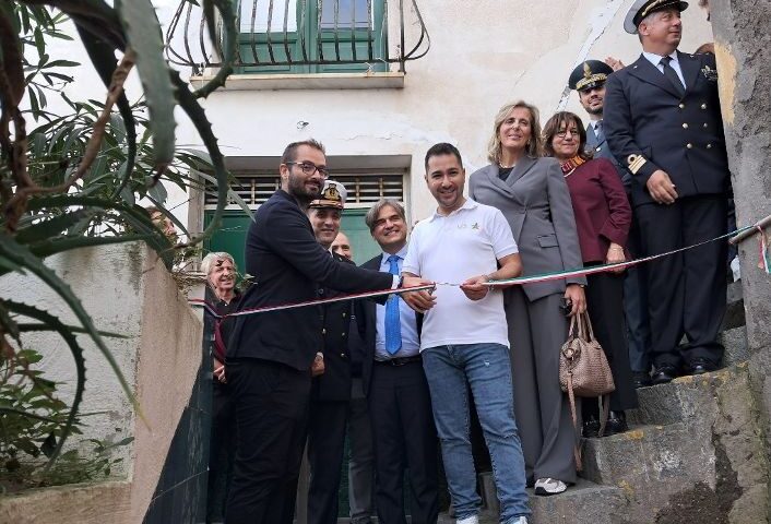 Taglio del nastro del nuovo Centro di Primo Soccorso per Tartarughe e di Biologia Marina a Punta Campanella