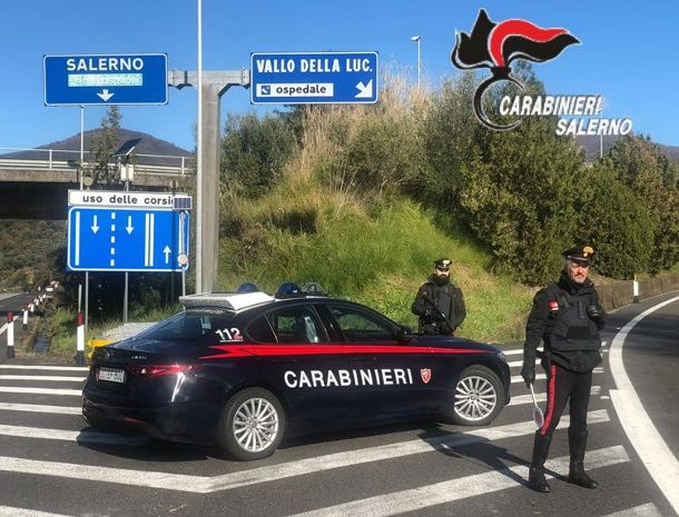VALLO DELLA LUCANIA, MINACCIA I VICINI E TENTA ESTORSIONE: DIVIETO DI AVVICINAMENTO E DI DIMORA