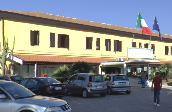 Capaccio, ladri all’Alberghiero furto di tv e attrezzature
