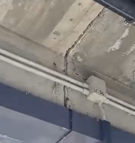 Salerno, spunta una nuova crepa in piazza Libertà
