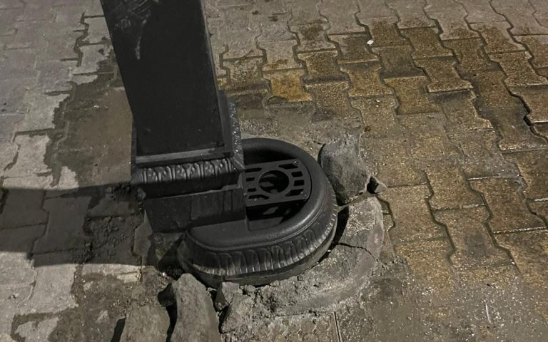 Scafati, baby gang in azione: fontana sdradicata e consigliere comunale aggredito