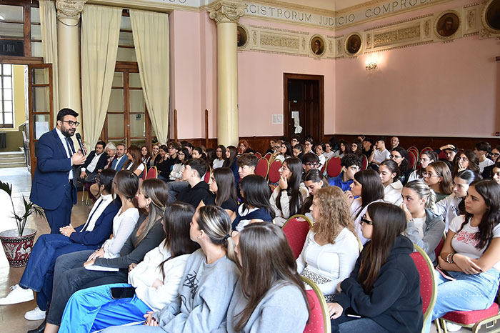 Lex Start al Tasso di Salerno: “Fateci vedere cosa fa il Consiglio Regionale durante le ore di educazione civica”