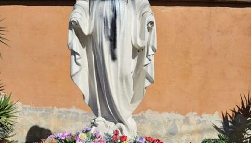 Scafati, vandalizzata la statua della Madonna in via Casciello
