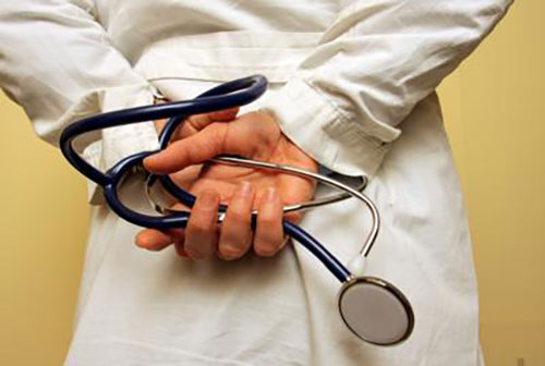 Salerno, giuramento di Ippocrate per 300 nuovi medici