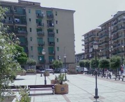 Salerno, trovato con la droga: si scaglia contro i poliziotti e viene arrestato