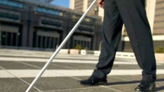 Venti anni di pensione di invalidità: stanato finto cieco