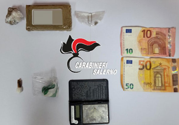 Vallo della Lucania, sorpreso a spacciare dai carabinieri: 32enne ai domiciliari