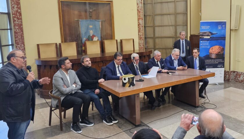 Salerno, presentata la seconda edizione di “Panettone d’Artista”