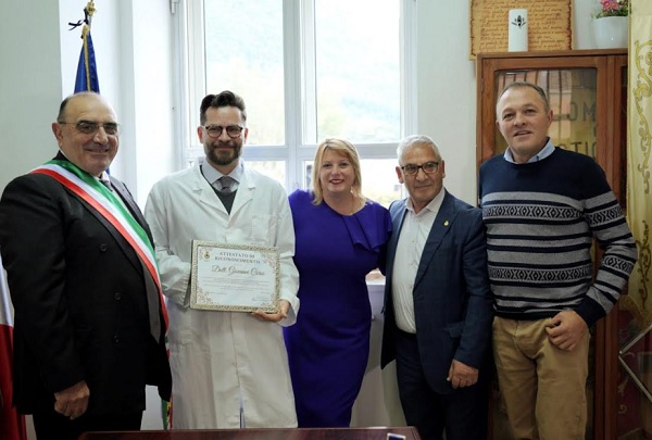 Postiglione, successo per le visite di screening del tumore al seno con l’oncologo Corso