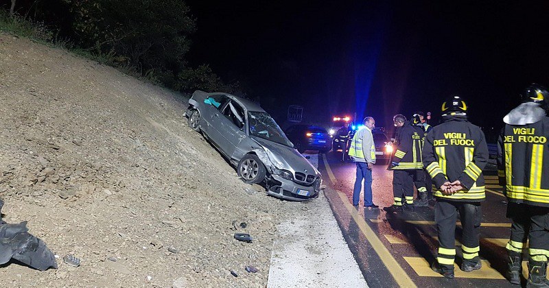Incidente stradale sulla Bussentina a Caselle in Pittari, feriti due coniugi