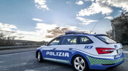 Scoperto in autostrada A3 ad Angri con un kg di cocaina nel vano motore: arrestato