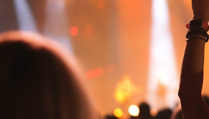 Salerno, rave party abusivo a Giovi: identificati 125 giovani