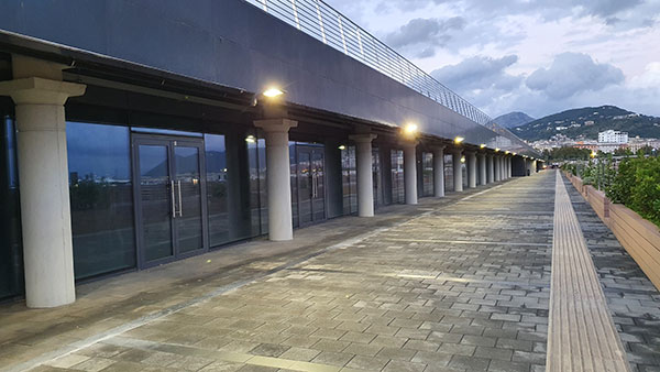 Sottopiazza di Piazza della Libertà a Salerno, abusi realizzati in uno dei locali in fitto: diffidato il gestore
