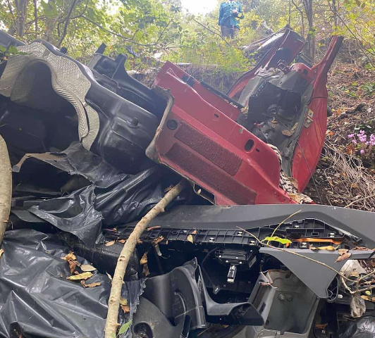 Audi rubata e smembrata: i rottami nella discarica abusiva a Cava de’ Tirreni