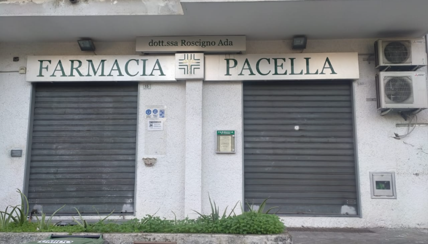 Ruba distributore di preservativi per prendere i soldi: in manette