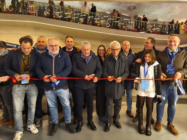 Taglio del nastro per “Panettone d’Artista” alla Stazione Marittima