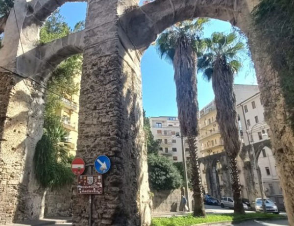Salerno, allarme degrado per il “Ponte dei Diavoli”