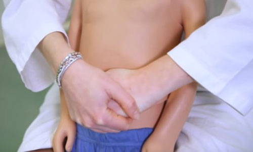 Giffoni Valle piana, due bambini salvati dal soffocamento a distanza di poche ore