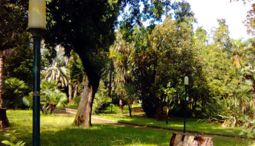 Adescamento di bambina in villa comunale a Scafati, muore per cause naturali l’anziano accusato