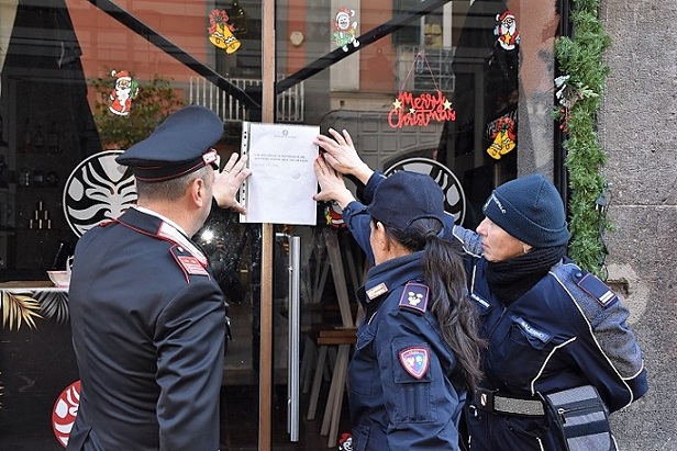 Bevande alcoliche ai minorenni, chiuso bar a Salerno