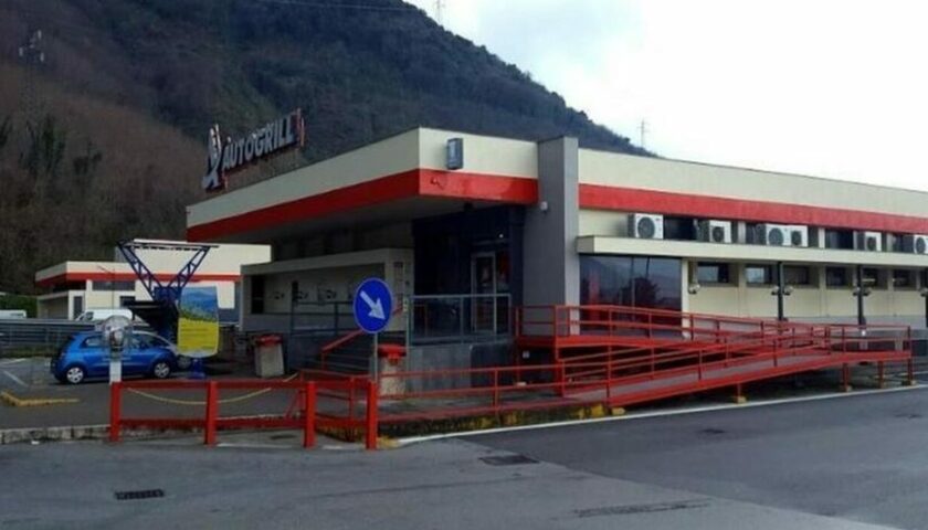 Rapina in autostrada, colpo armato all’autogrill Nuceria Alfaterna