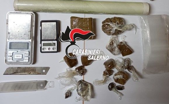 Baronissi, giovane arrestato per spaccio: 20enne ai domiciliari
