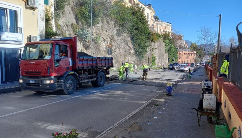 Vietri sul Mare, sicurezza stradale: al via sull’ex SS18 i lavori di realizzazione di dossi dissuasori contro l’alta velocità
