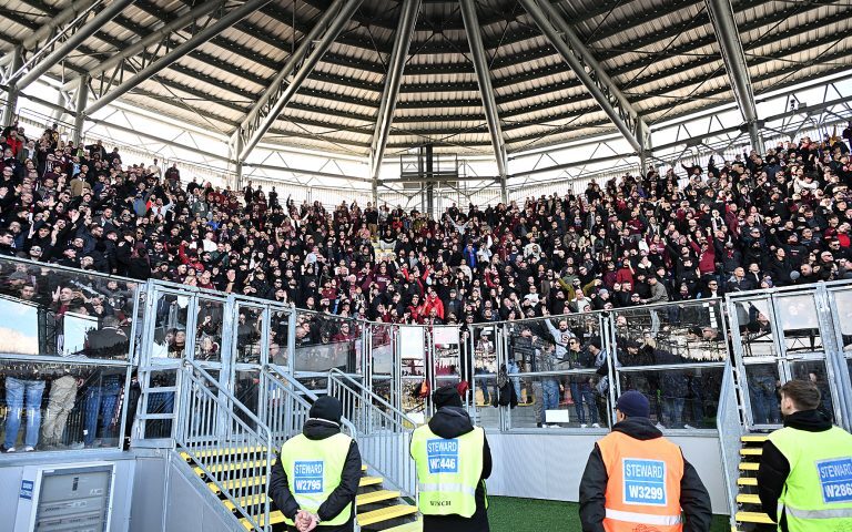 Lancia petardo a Frosinone, arrestato tifoso della Salernitana