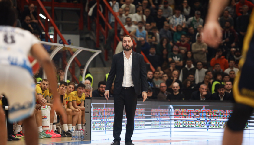 Basket, derby amaro per la Givova: Scafati sconfitto a Napoli sulla sirena