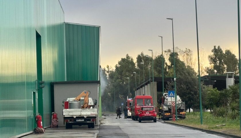 Incendio Salerno Pulita, disponibili i primi dati Arpac