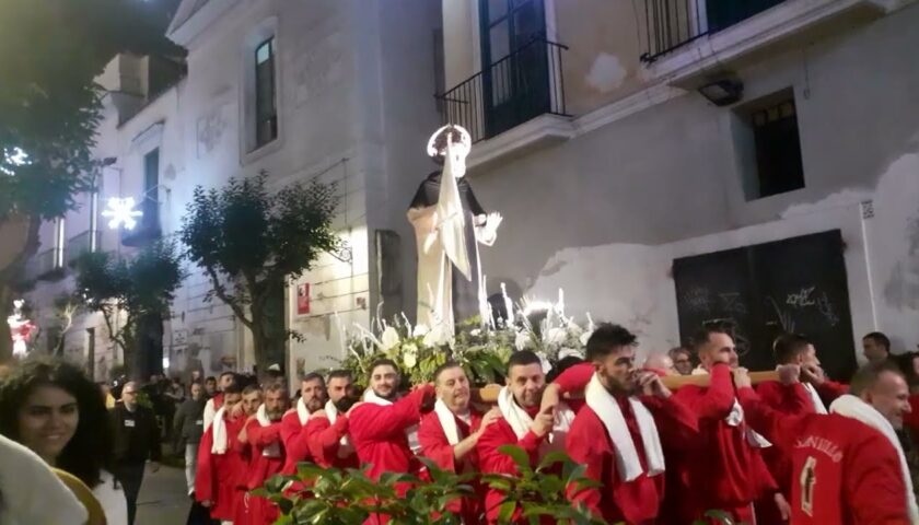 Omaggio a Santa Lucia, processione nel Centro Storico di Salerno