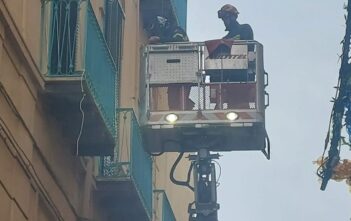 Riprese le operazioni di messa in sicurezza delle palazzine in via Mercanti a Salerno