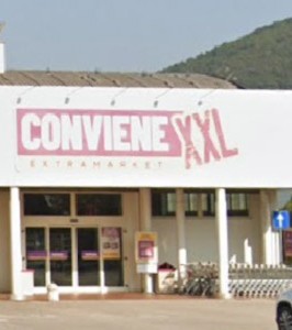 Salerno, in azione la banda dei supermercati: raid con furgone ariete nella zona Industriale