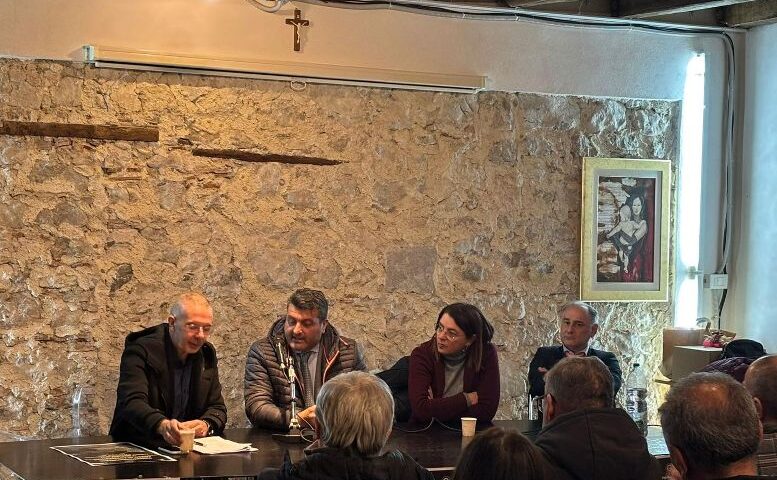 SUCCESSO AL CASTELLO DI CAGGIANO PER IL CORSO DI FORMAZIONE “LA DEONTOLOGIA E L’ORDINAMENTO PROFESSIONALE DEL GEOMETRA” 